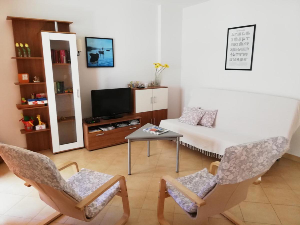 Apartment Suzy With Private Parking Fažana Exterior foto