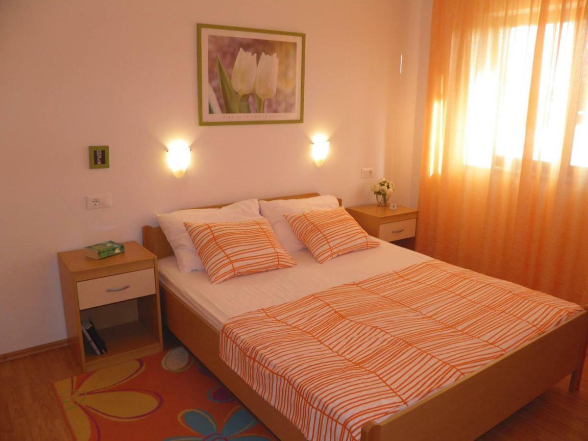Apartment Suzy With Private Parking Fažana Exterior foto